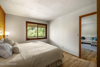 Updated townhome in a tucked-away, lovely waterfront community - photo 39