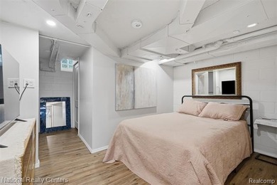 Timeless Beauty with Rare Flexible Living Space in the Heart of - photo 39