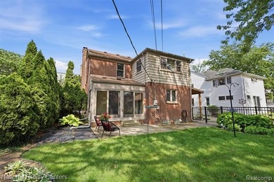 Timeless Beauty with Rare Flexible Living Space in the Heart of - photo 44
