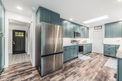 Ideally located just minutes from downtown in the highly - photo 16