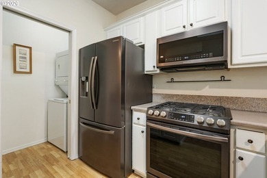 Welcome to the coveted Mansions at Summerlinn! This beautifully - photo 17