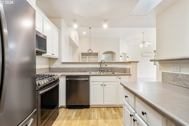 Welcome to the coveted Mansions at Summerlinn! This beautifully - photo 19