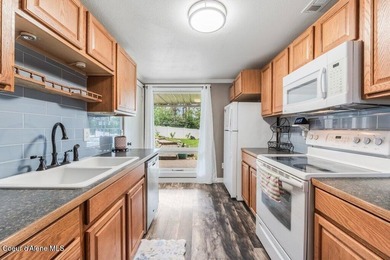 Ideally located just minutes from downtown in the highly - photo 36