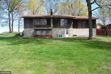 Opportunity awaits you with this 70's retro lake home. This year - photo 2