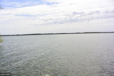 Opportunity awaits you with this 70's retro lake home. This year - photo 6