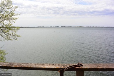 Opportunity awaits you with this 70's retro lake home. This year - photo 7