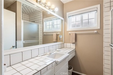 This classic Manhattan Beach charmer is the quintessential beach - photo 13