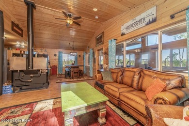 Rustic charm & modern convenience! Enjoy this spacious 2,280 sf - photo 17