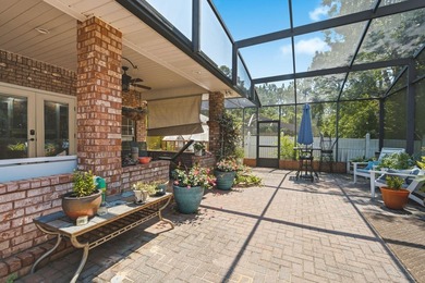 Welcome to your own private Gulf Breeze retreat, where timeless - photo 30