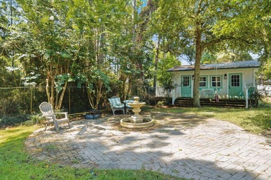 Welcome to your own private Gulf Breeze retreat, where timeless - photo 36