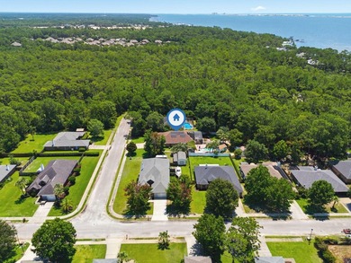 Welcome to your own private Gulf Breeze retreat, where timeless - photo 46
