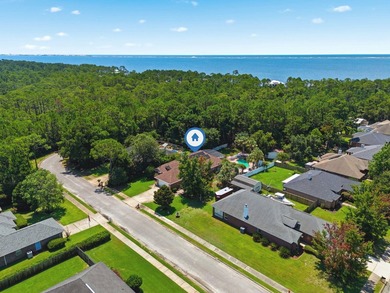Welcome to your own private Gulf Breeze retreat, where timeless - photo 48