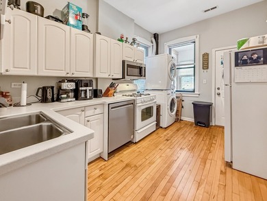 Exceptional opportunity to own a classic Chicago Greystone in - photo 7