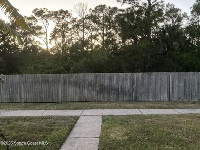 ((( SW CORNER UNIT IN NE PALM BAY!! ))) PRIVACY FOLIAGE - photo 2
