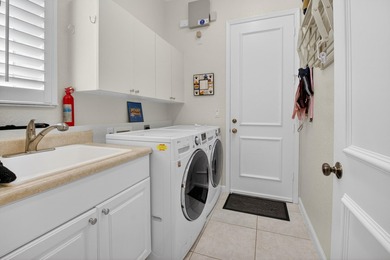 This open and bright 3 bdrm 3 bath home is the one you want! - photo 10