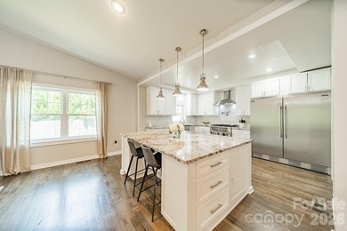 Discover a true Lake Norman gem! Tucked away on nearly an acre - photo 12