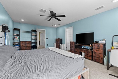 Fresh paint and carpets recently cleaned! Easy to Show! Spacious - photo 22