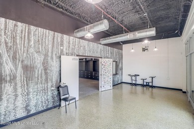 Excellent opportunity to own a two-unit commercial building in a - photo 24