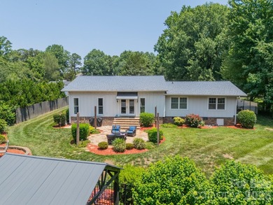 Discover a true Lake Norman gem! Tucked away on nearly an acre - photo 33