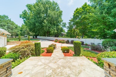 Discover a true Lake Norman gem! Tucked away on nearly an acre - photo 40