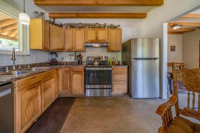 Set well back from the road in a peaceful and private setting - photo 4