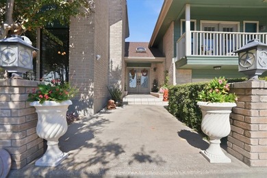 Experience the ultimate in coastal living in this stunning bay - photo 5