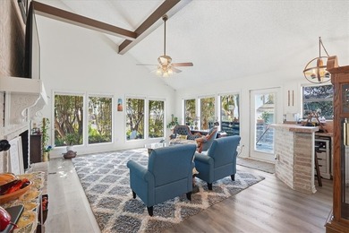Experience the ultimate in coastal living in this stunning bay - photo 8