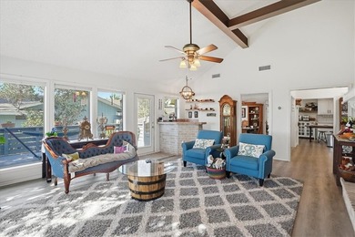 Experience the ultimate in coastal living in this stunning bay - photo 10