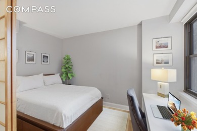 Experience living the New York City dream in a chic Upper East - photo 3
