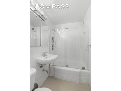 Experience living the New York City dream in a chic Upper East - photo 7