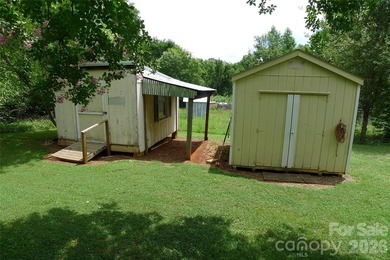 Charming corner-lot home featuring 2 bedrooms and 2 full baths - photo 11