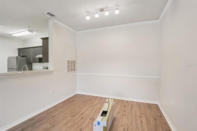 Under contract-accepting backup offers. Welcome to this - photo 8