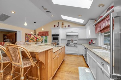 WELCOME TO #8 BRIARFIELD DRIVE - LAKE SUCCESS SPRAWLING COLONIAL - photo 11