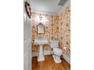 WELCOME TO #8 BRIARFIELD DRIVE - LAKE SUCCESS SPRAWLING COLONIAL - photo 16