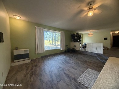 Enjoy waterfront living with this 3-bedroom, 2-bath home - photo 4