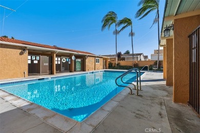 Welcome to this cozy beach oasis, perfectly situated just - photo 32