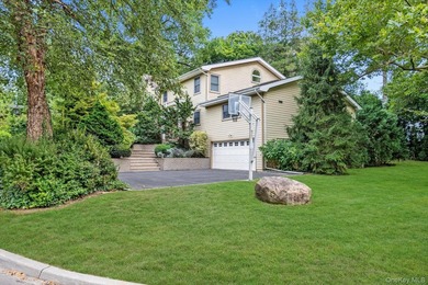 WELCOME TO #8 BRIARFIELD DRIVE - LAKE SUCCESS SPRAWLING COLONIAL - photo 35