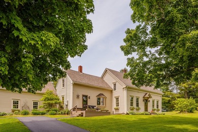 Welcome to The Farmhouse on Crawford, a beautifully renovated - photo 2