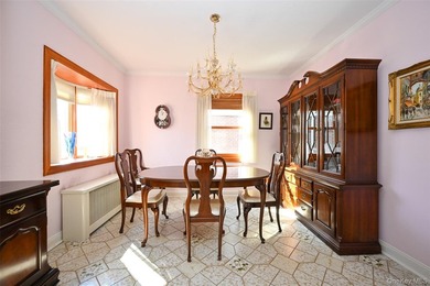 Just Arrived! Detached 4-bedroom, 2-bath Cape in a prime - photo 6