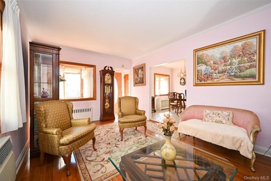 Just Arrived! Detached 4-bedroom, 2-bath Cape in a prime - photo 9