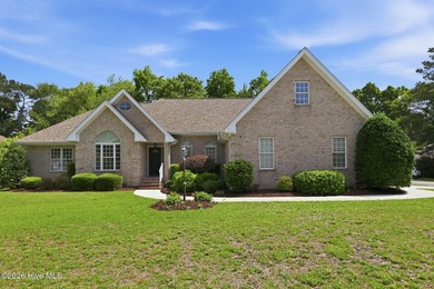 One story brick ranch with spilt floor plan. Enter into a foyer - photo 1