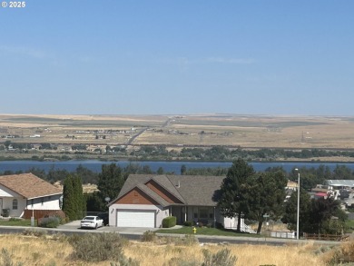 Lake Commercial For Sale in Umatilla, Oregon