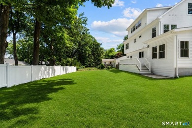 Experience exceptional contemporary design and detail in this - photo 4