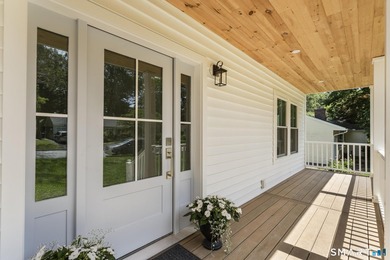 Experience exceptional contemporary design and detail in this - photo 5