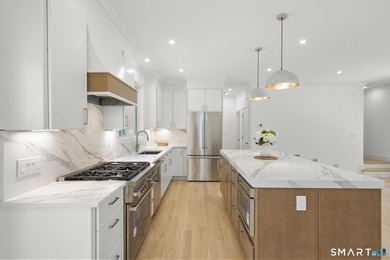 Experience exceptional contemporary design and detail in this - photo 8
