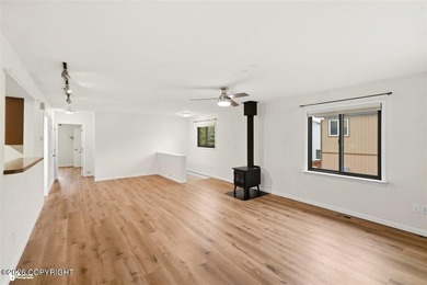 This Condo has it all! The Seller spared no expense when - photo 2