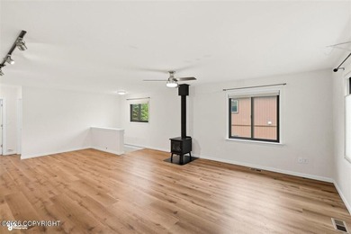 This Condo has it all! The Seller spared no expense when - photo 3