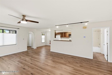This Condo has it all! The Seller spared no expense when - photo 4