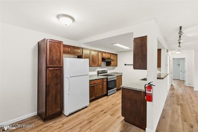 This Condo has it all! The Seller spared no expense when - photo 6