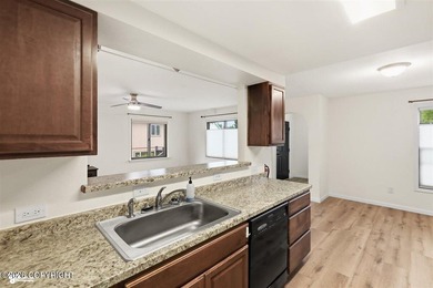 This Condo has it all! The Seller spared no expense when - photo 9